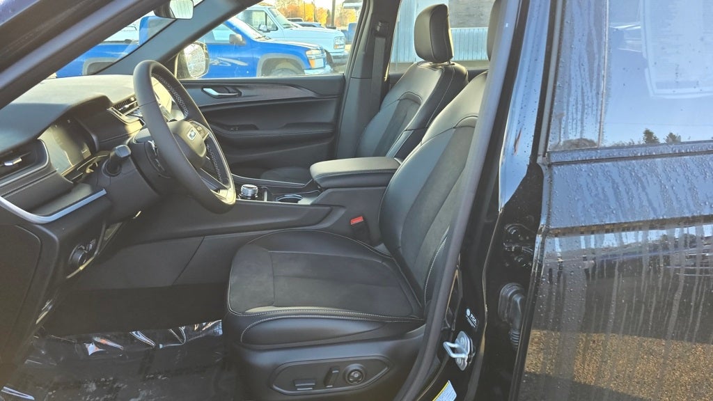 2025 Jeep Grand Cherokee GRAND CHEROKEE ALTITUDE 4X4