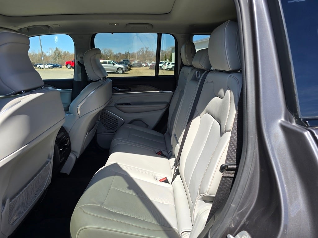 2022 Jeep Grand Cherokee Overland 4x4