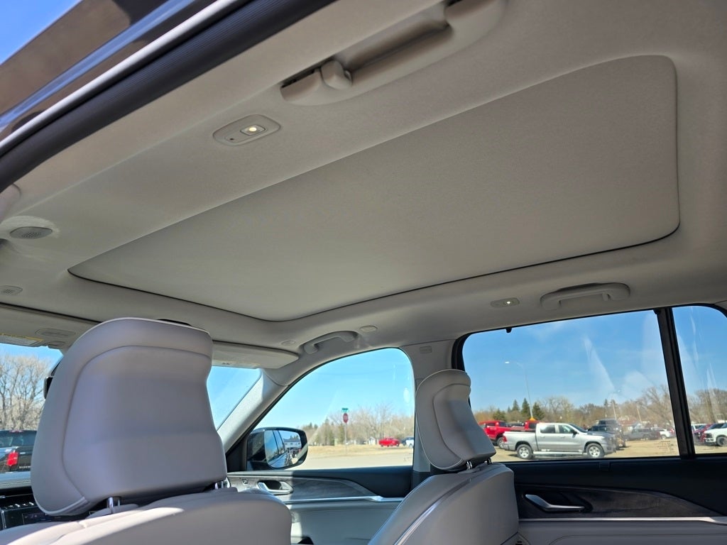 2022 Jeep Grand Cherokee Overland 4x4