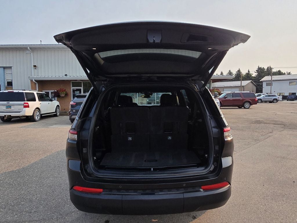 2022 Jeep Grand Cherokee L Altitude 4x4