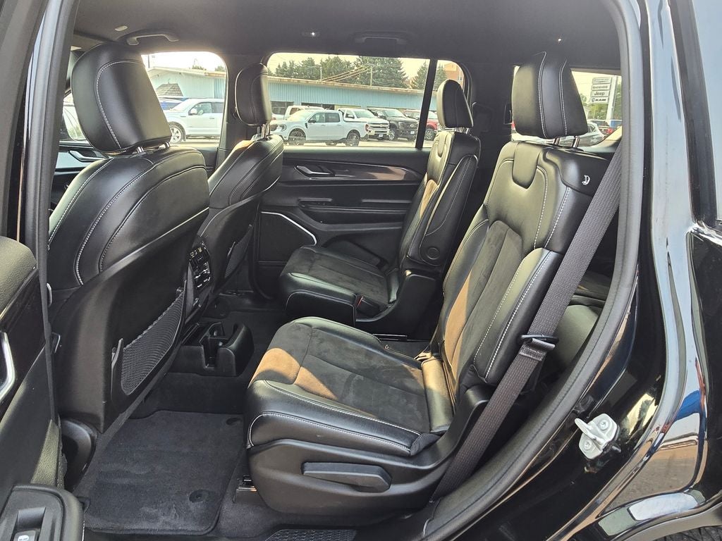 2022 Jeep Grand Cherokee L Altitude 4x4
