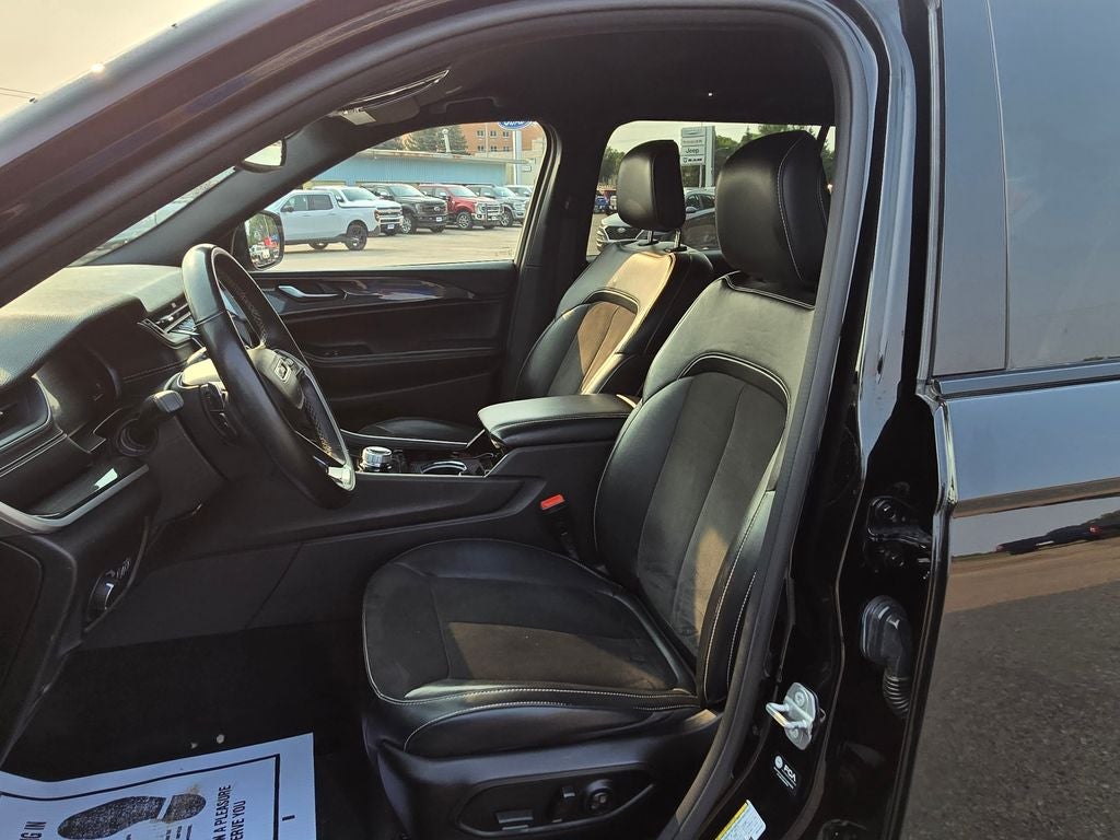 2022 Jeep Grand Cherokee L Altitude 4x4