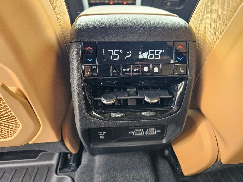 2023 Jeep Grand Cherokee L Summit 4x4