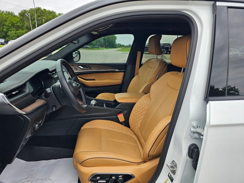 2023 Jeep Grand Cherokee L Summit 4x4