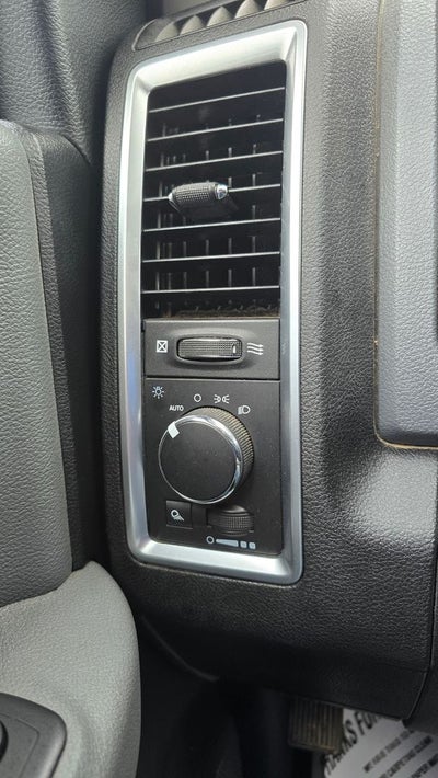 2020 RAM 1500 Classic SLT Crew Cab 4x4 6'4' Box
