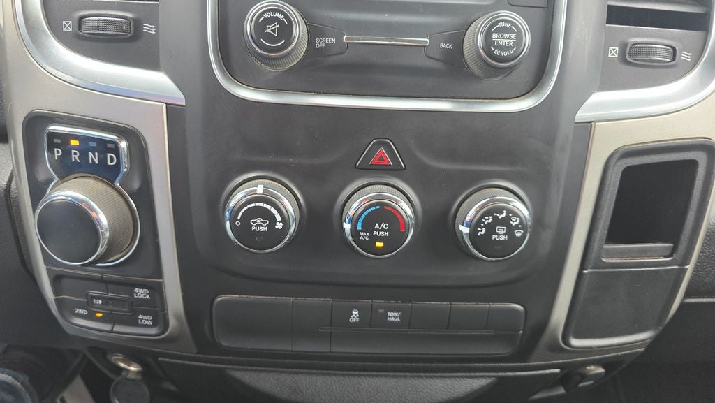 2020 RAM 1500 Classic SLT Crew Cab 4x4 6'4' Box