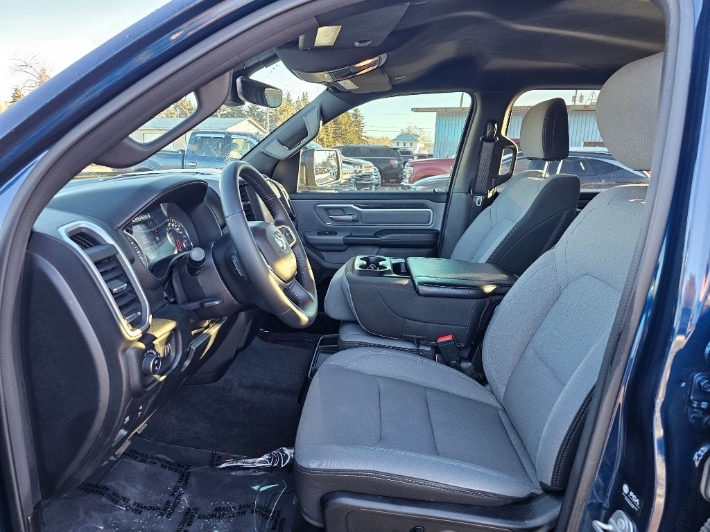 2022 RAM 1500 Big Horn Crew Cab 4x4 5'7' Box