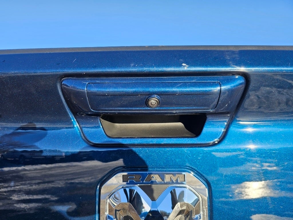 2022 RAM 1500 Big Horn Crew Cab 4x4 5'7' Box