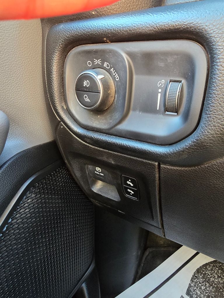 2020 RAM 1500 Big Horn Quad Cab 4x4 6'4' Box