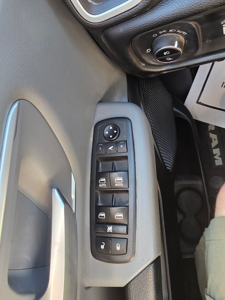 2020 RAM 1500 Big Horn Quad Cab 4x4 6'4' Box