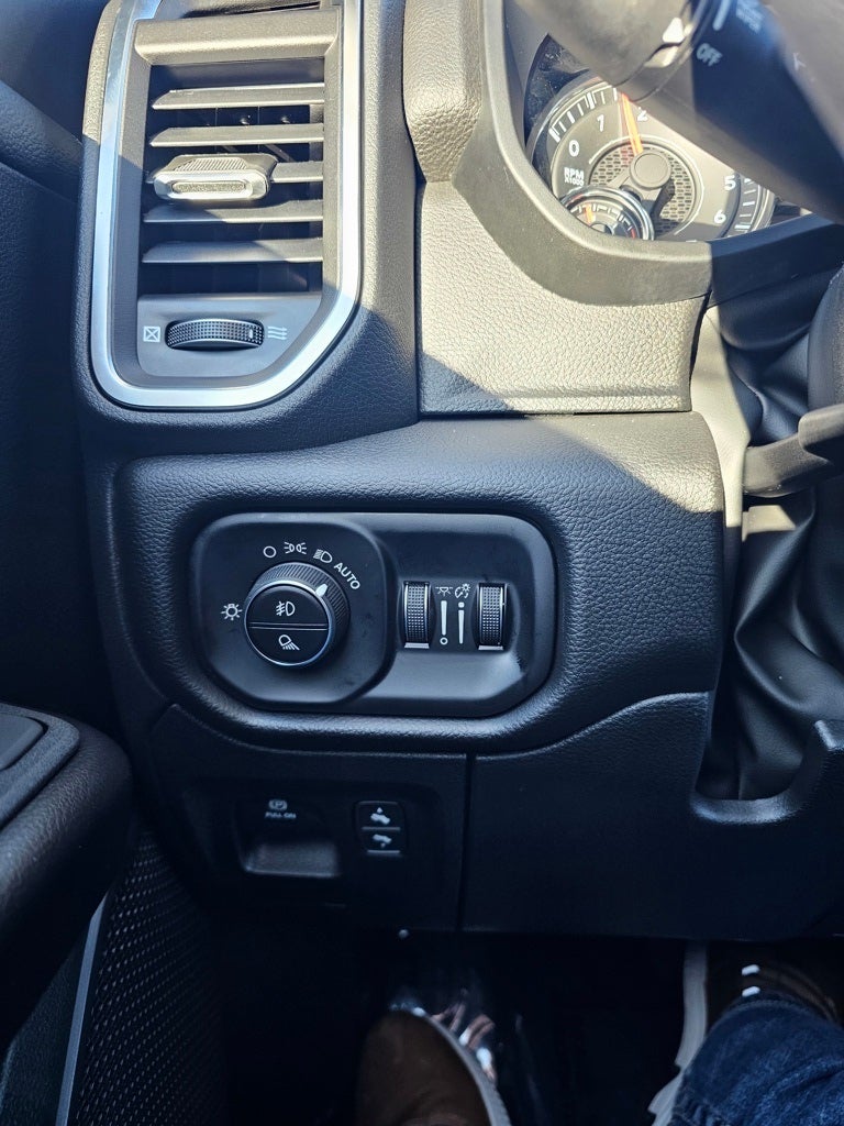 2025 RAM Ram 1500 RAM 1500 BIG HORN CREW CAB 4X4 5'7' BOX