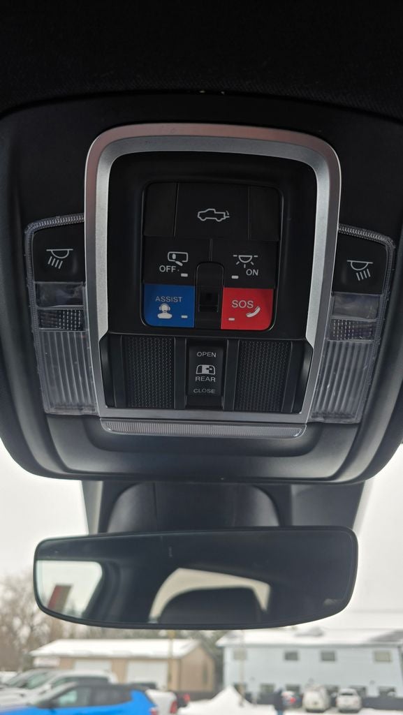 2022 RAM 1500 Limited Crew Cab 4x4 5'7' Box