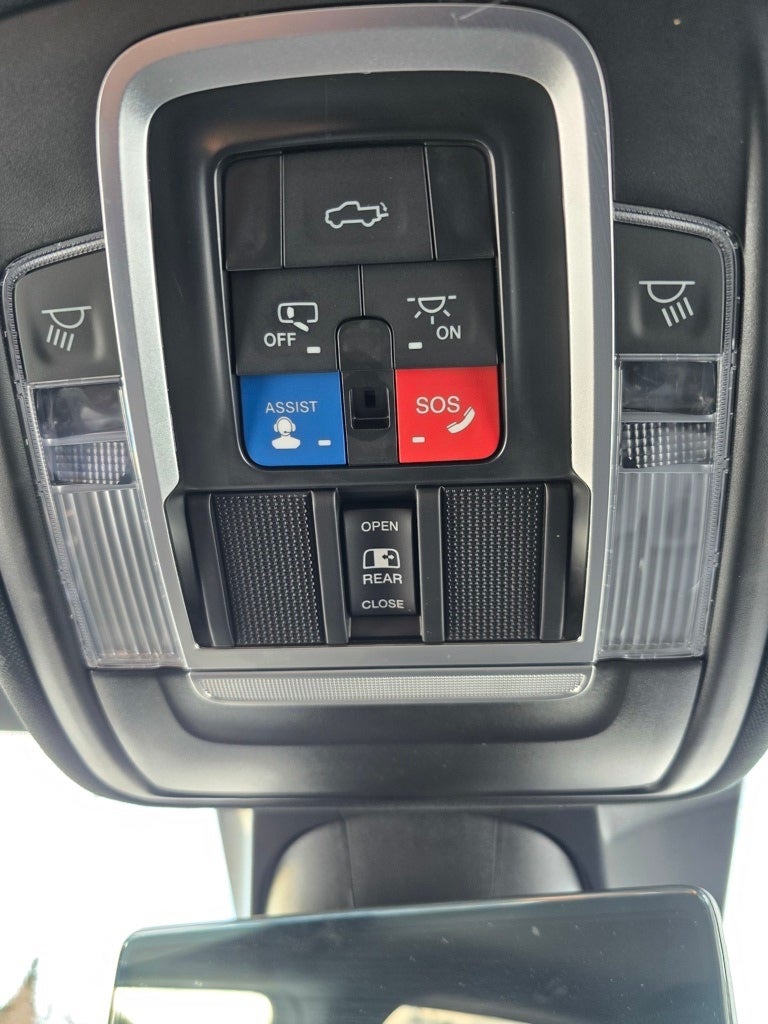 2023 RAM 1500 Limited Crew Cab 4x4 5'7' Box