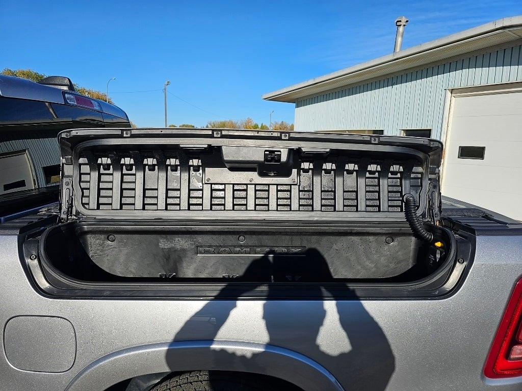 2021 RAM 1500 Laramie Crew Cab 4x4 5'7' Box