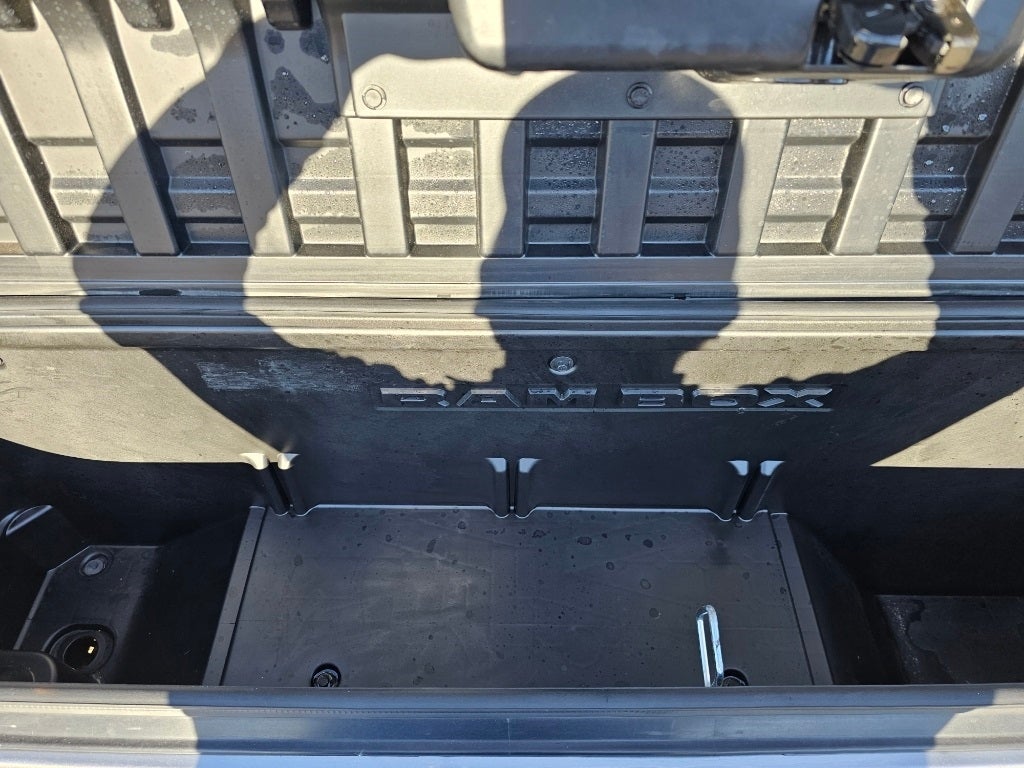 2021 RAM 1500 Laramie Crew Cab 4x4 5'7' Box