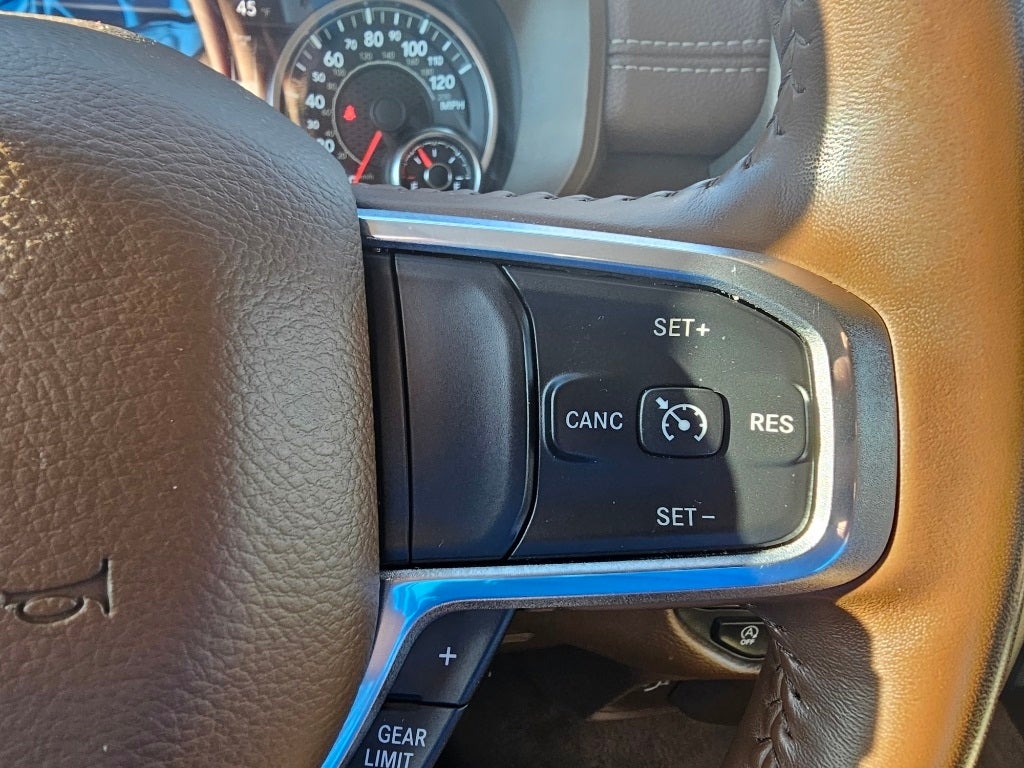 2021 RAM 1500 Laramie Crew Cab 4x4 5'7' Box