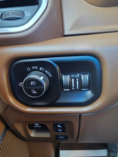 2021 RAM 1500 Laramie Crew Cab 4x4 5'7' Box