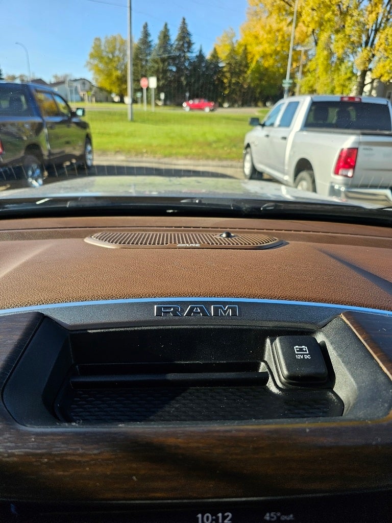 2021 RAM 1500 Laramie Crew Cab 4x4 5'7' Box