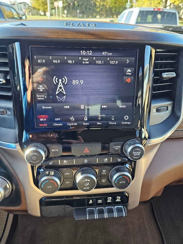 2021 RAM 1500 Laramie Crew Cab 4x4 5'7' Box