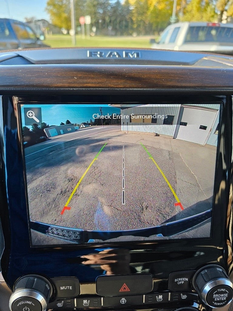 2021 RAM 1500 Laramie Crew Cab 4x4 5'7' Box