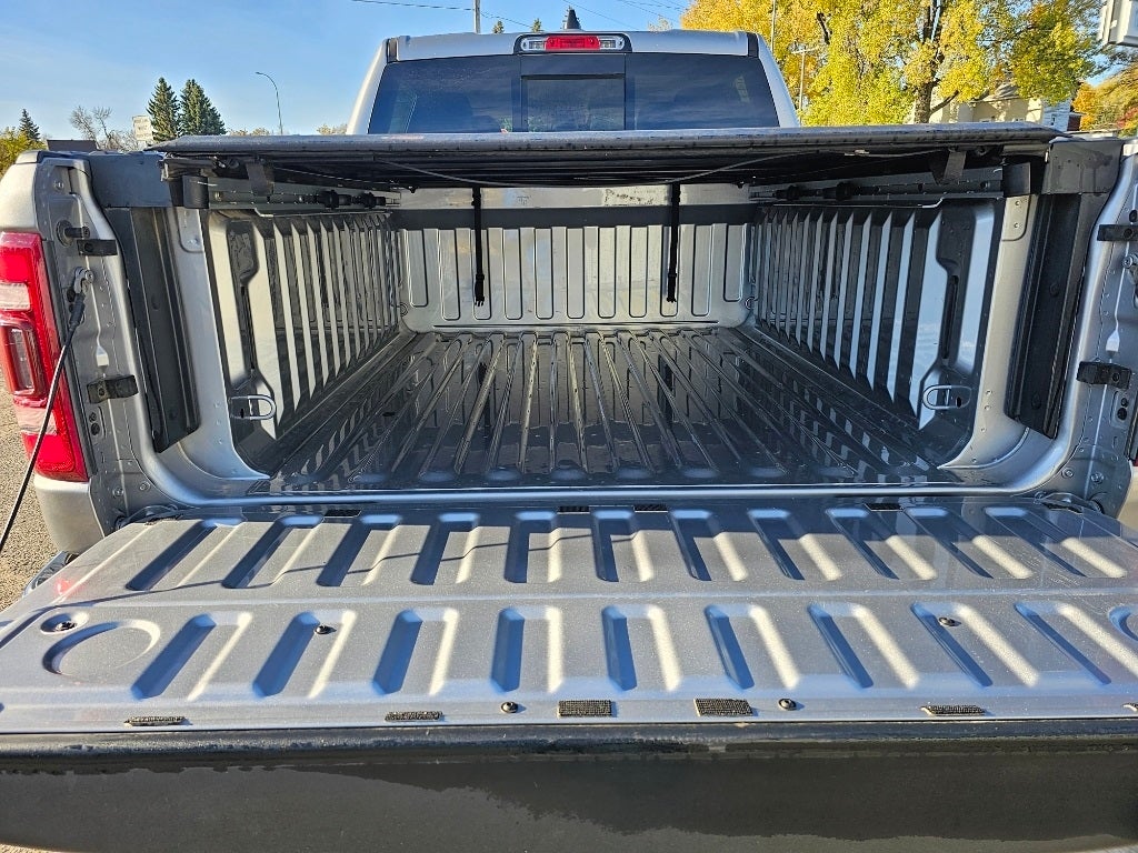2021 RAM 1500 Laramie Crew Cab 4x4 5'7' Box