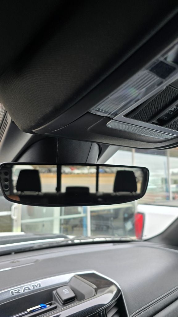 2021 RAM 1500 Laramie Crew Cab 4x4 5'7' Box