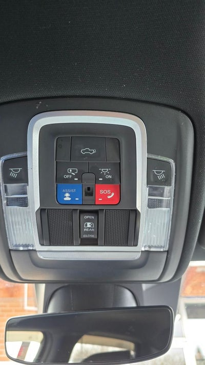 2021 RAM 1500 Laramie Crew Cab 4x4 5'7' Box