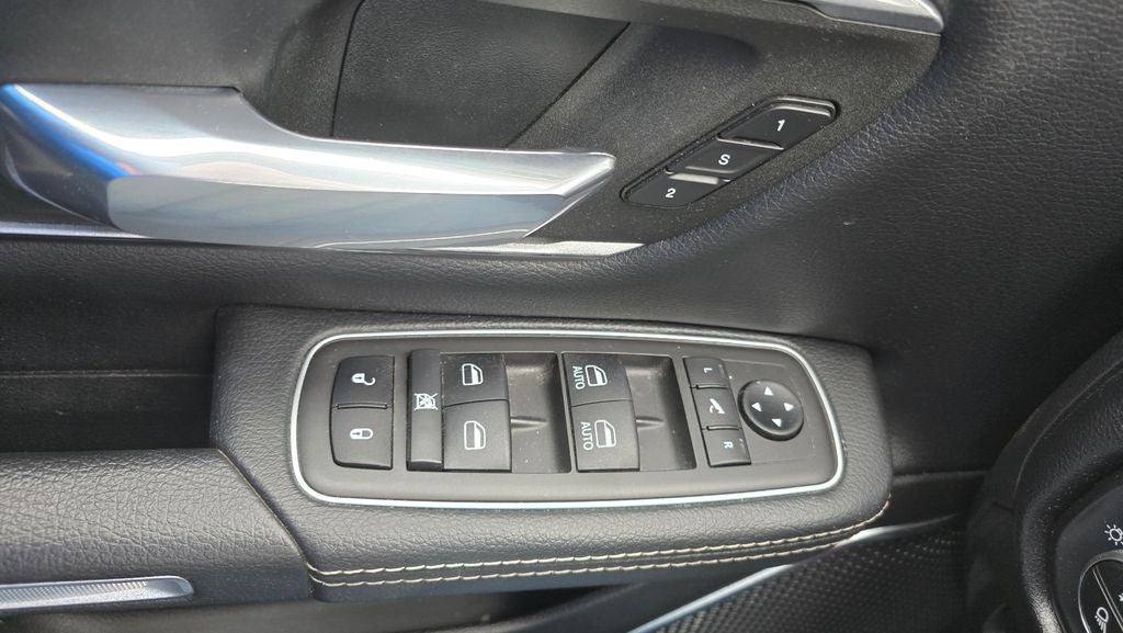 2021 RAM 1500 Laramie Crew Cab 4x4 5'7' Box