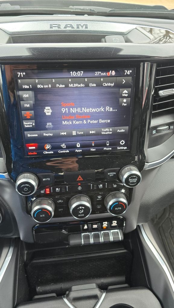 2021 RAM 1500 Laramie Crew Cab 4x4 5'7' Box