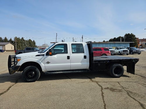 2015 Ford F-350 Chassis LARIAT