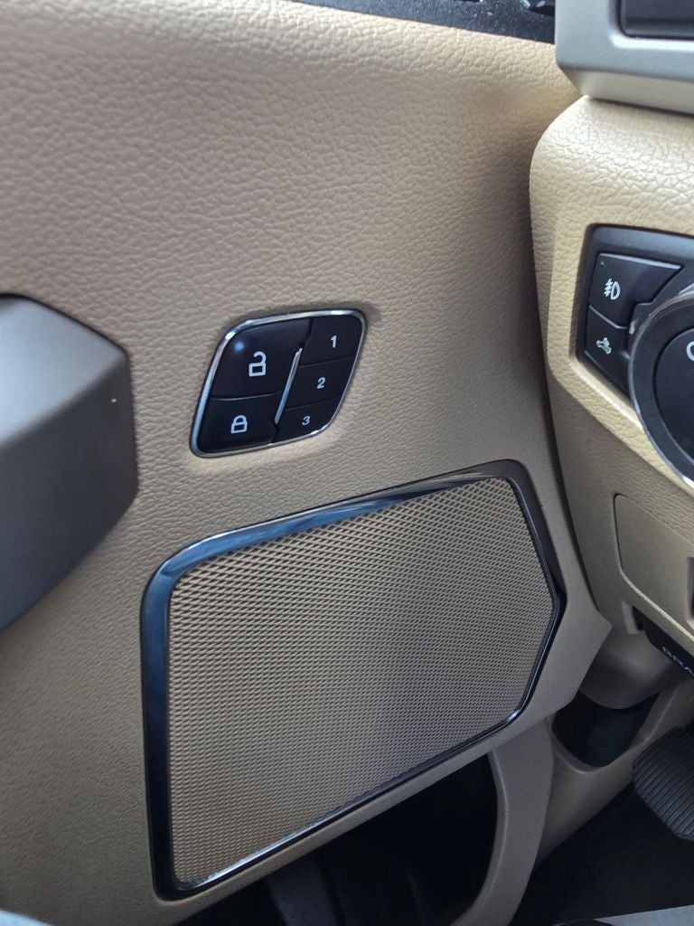 2017 Ford F-350 LARIAT