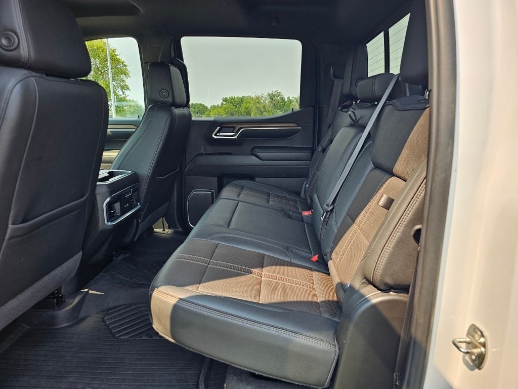 2022 Chevrolet Silverado 1500 4WD Crew Cab Standard Bed High Country