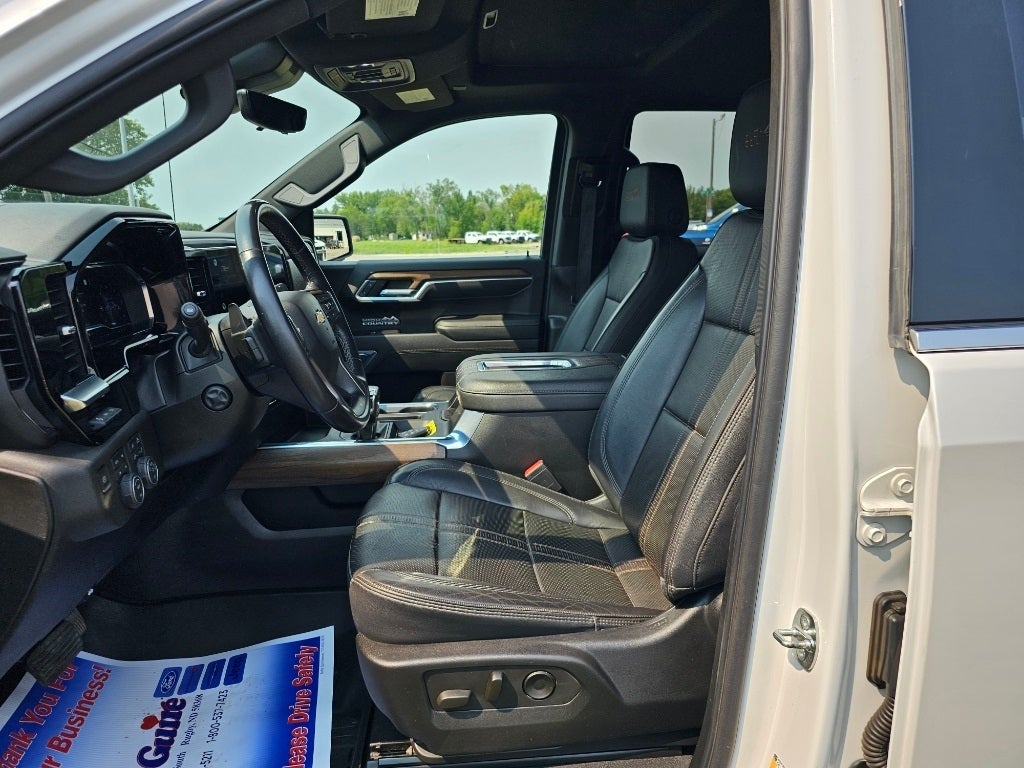 2022 Chevrolet Silverado 1500 4WD Crew Cab Standard Bed High Country