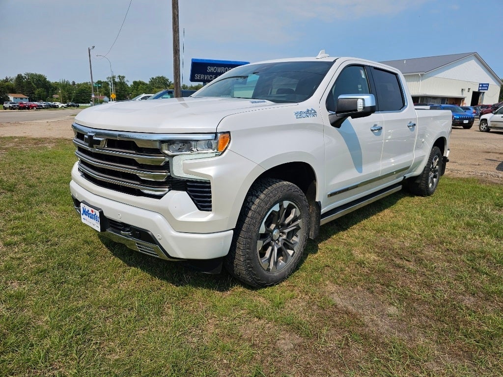 2022 Chevrolet Silverado 1500 4WD Crew Cab Standard Bed High Country