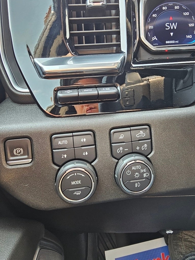 2022 Chevrolet Silverado 1500 4WD Crew Cab Standard Bed High Country