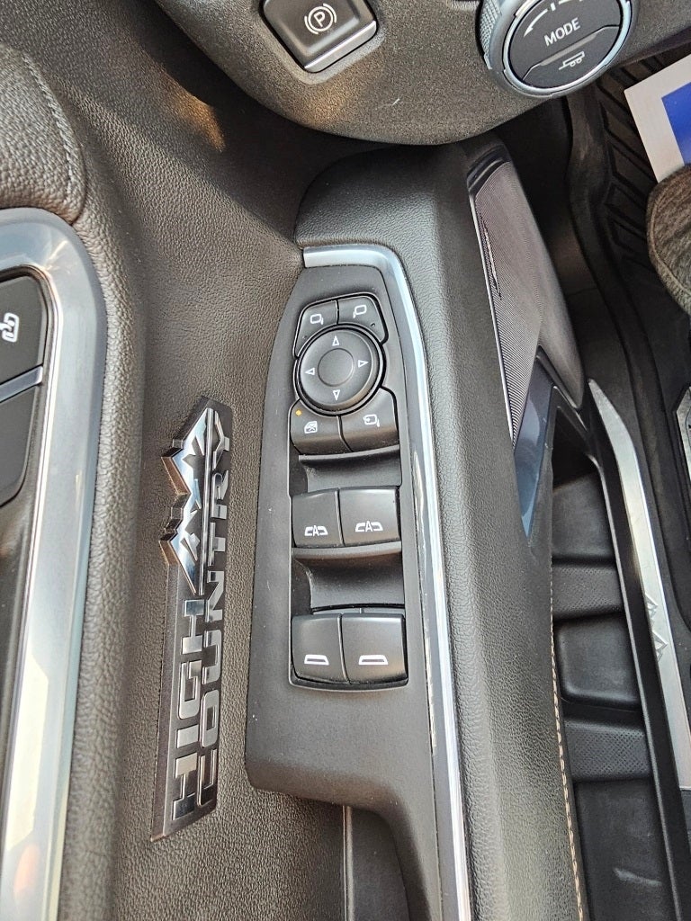 2022 Chevrolet Silverado 1500 4WD Crew Cab Standard Bed High Country