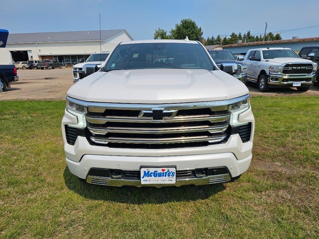 2022 Chevrolet Silverado 1500 4WD Crew Cab Standard Bed High Country