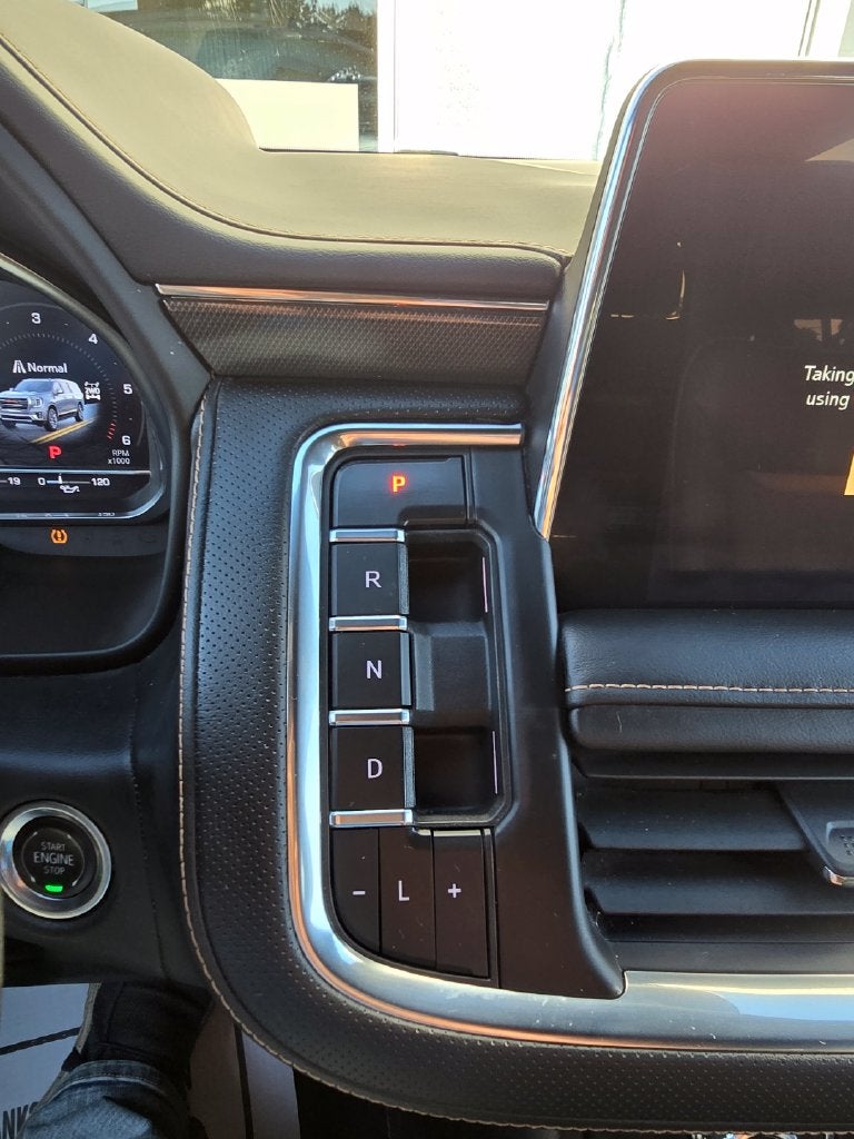 2024 GMC Yukon XL 4WD AT4