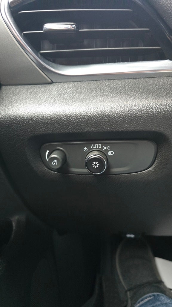 2023 Chevrolet Traverse AWD LT Cloth