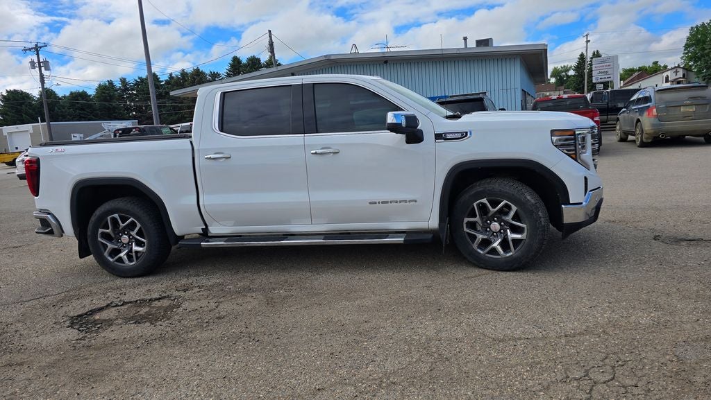 2023 GMC Sierra 1500 4WD Crew Cab Short Box SLT