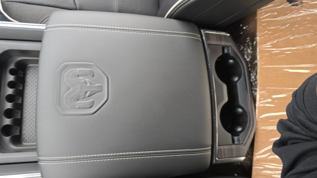 2026 RAM Ram 3500 RAM 3500 LARAMIE CREW CAB 4X4 6'4' BOX