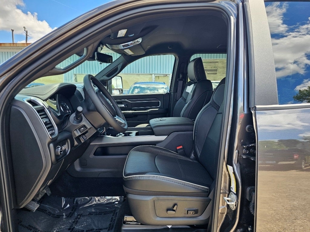 2024 RAM Ram 3500 RAM 3500 LARAMIE CREW CAB 4X4 8' BOX