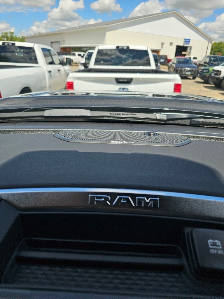 2024 RAM Ram 3500 RAM 3500 LARAMIE CREW CAB 4X4 8' BOX