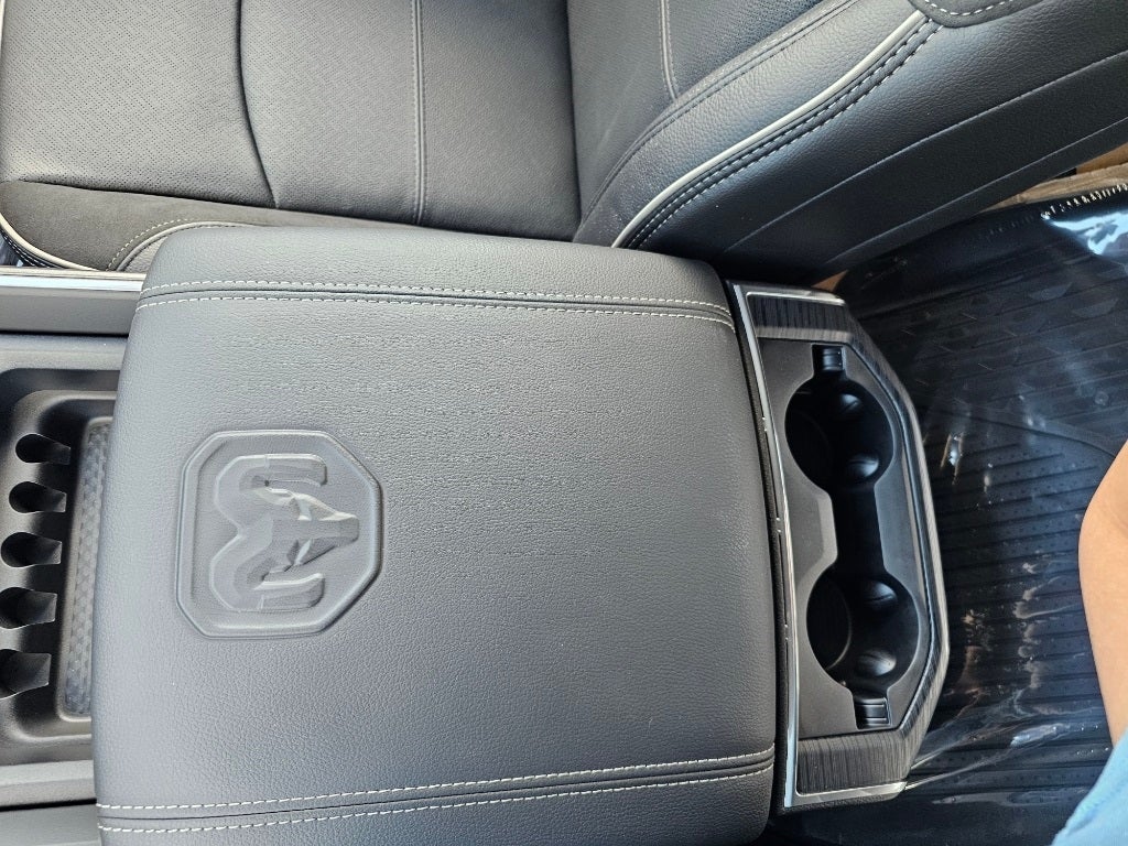 2024 RAM Ram 3500 RAM 3500 LARAMIE CREW CAB 4X4 8' BOX