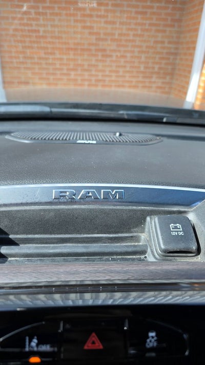 2025 RAM 2500 Laramie Crew Cab 4x4 8' Box