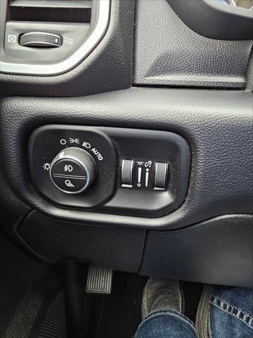 2020 RAM 3500 Big Horn Crew Cab 4x4 8' Box