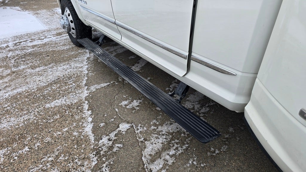 2022 RAM 3500 Limited Mega Cab 4x4 6'4' Box