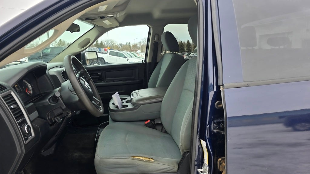 2017 RAM 1500 Express Crew Cab 4x4 5'7' Box