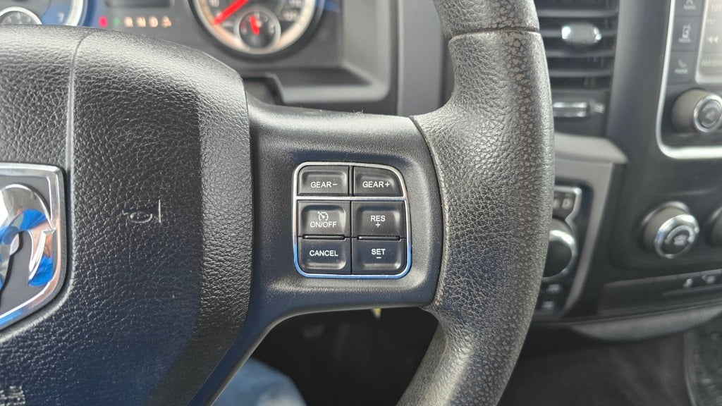 2017 RAM 1500 Express Crew Cab 4x4 5'7' Box