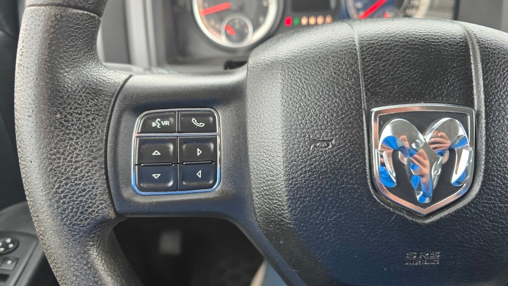 2017 RAM 1500 Express Crew Cab 4x4 5'7' Box